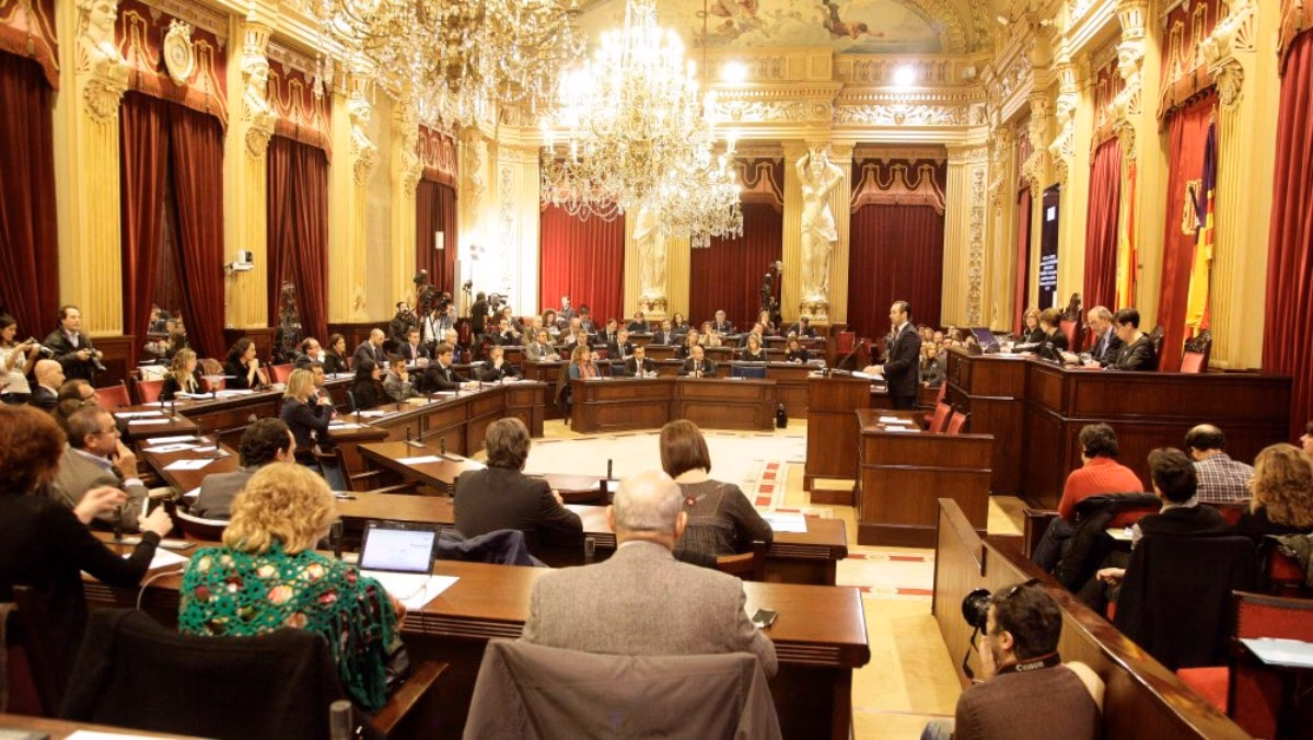 El PP impide que se vote en el Parlament la designación de Fernández Terrés