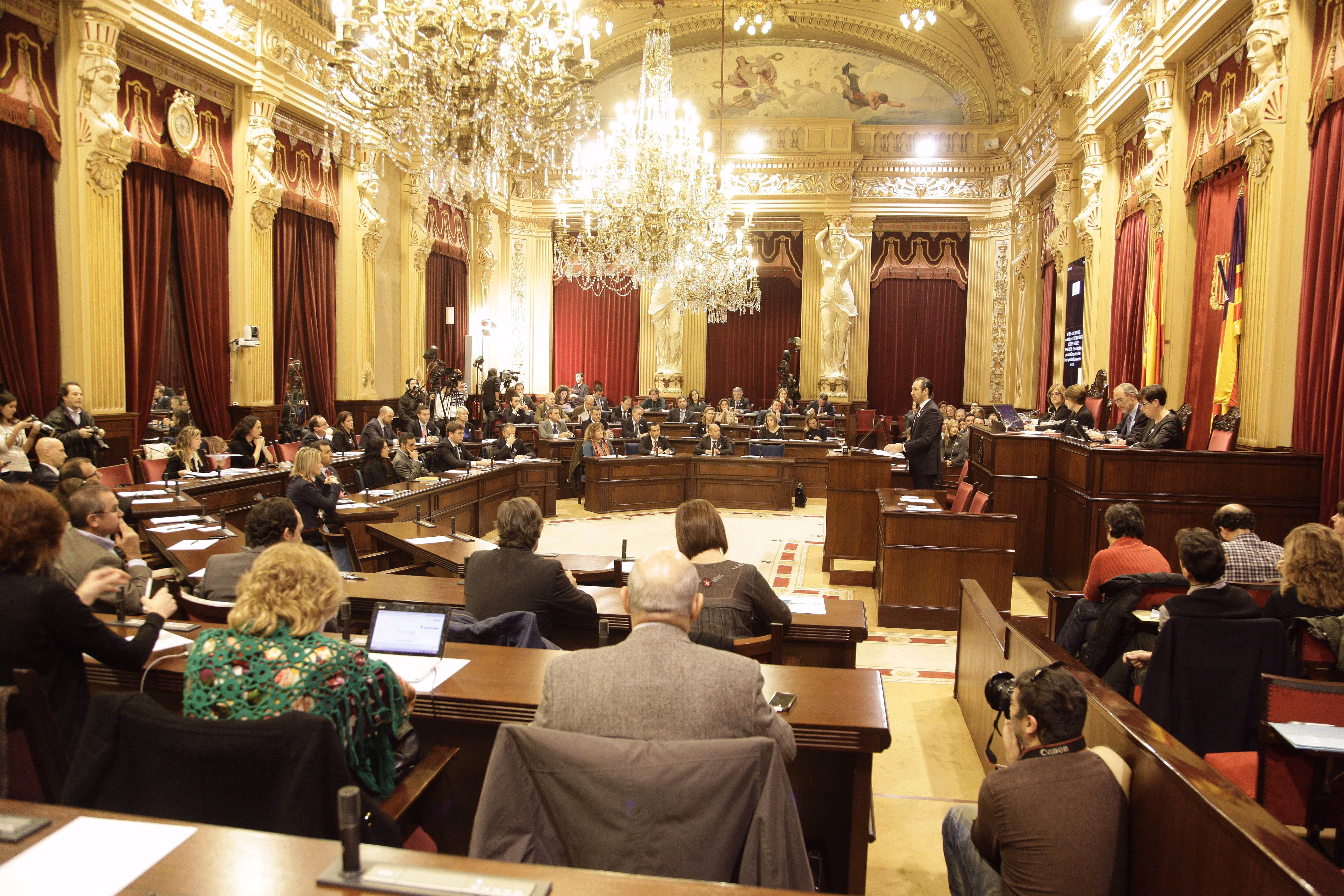 Podemos pone en jaque al Govern balear por Fernández Terrés