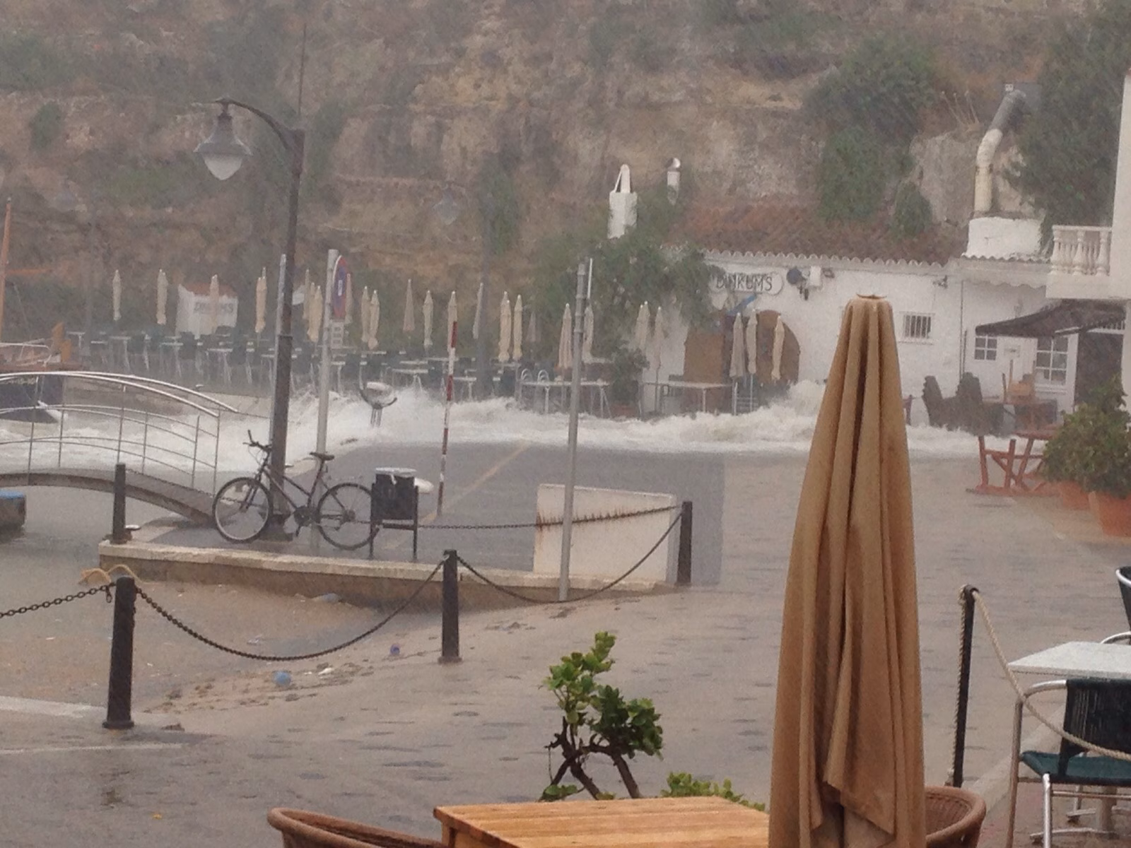 Las inundaciones en Es Castell afectan al ambulatorio
