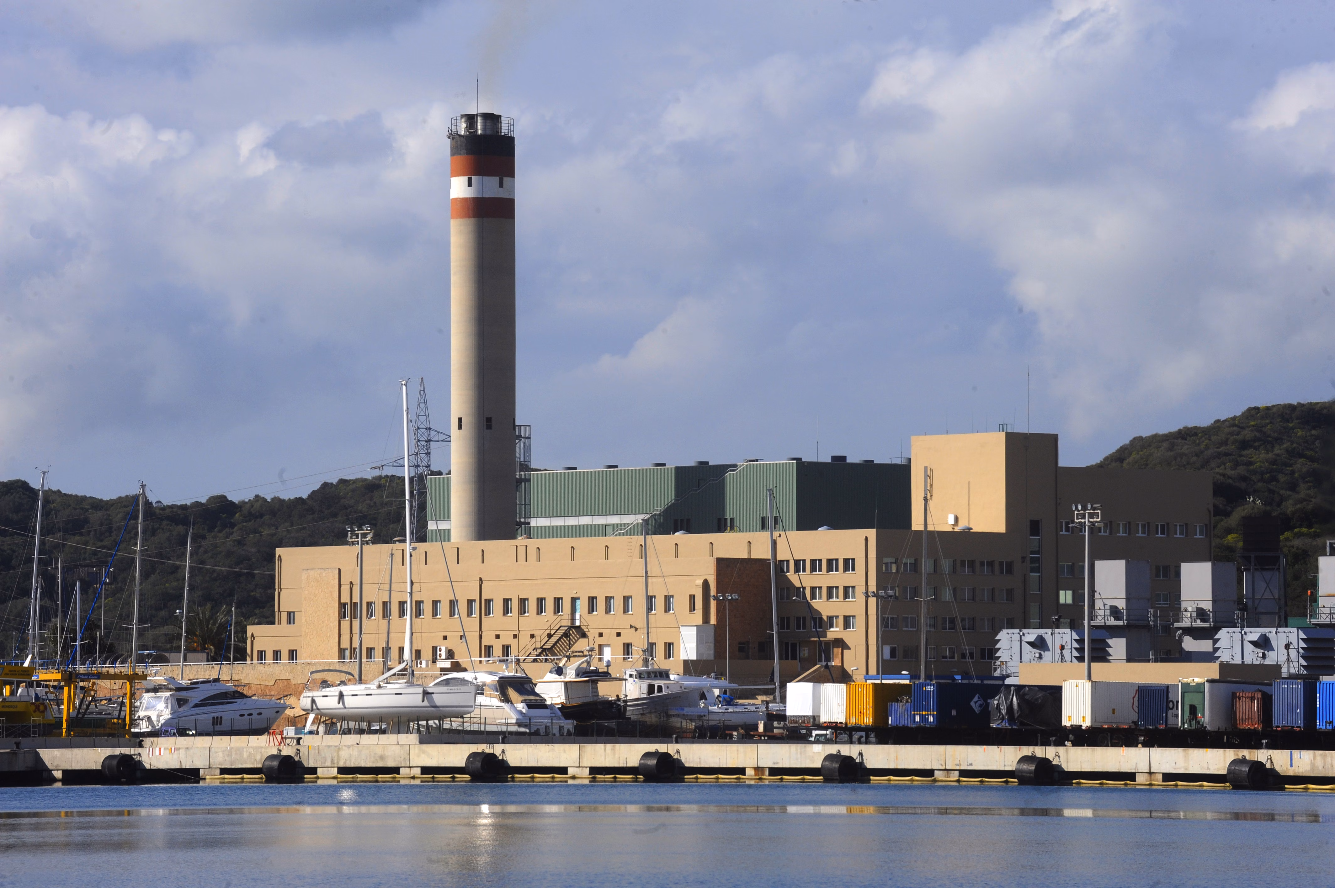 La demanda eléctrica en Menorca aumenta en agosto un 4 por ciento