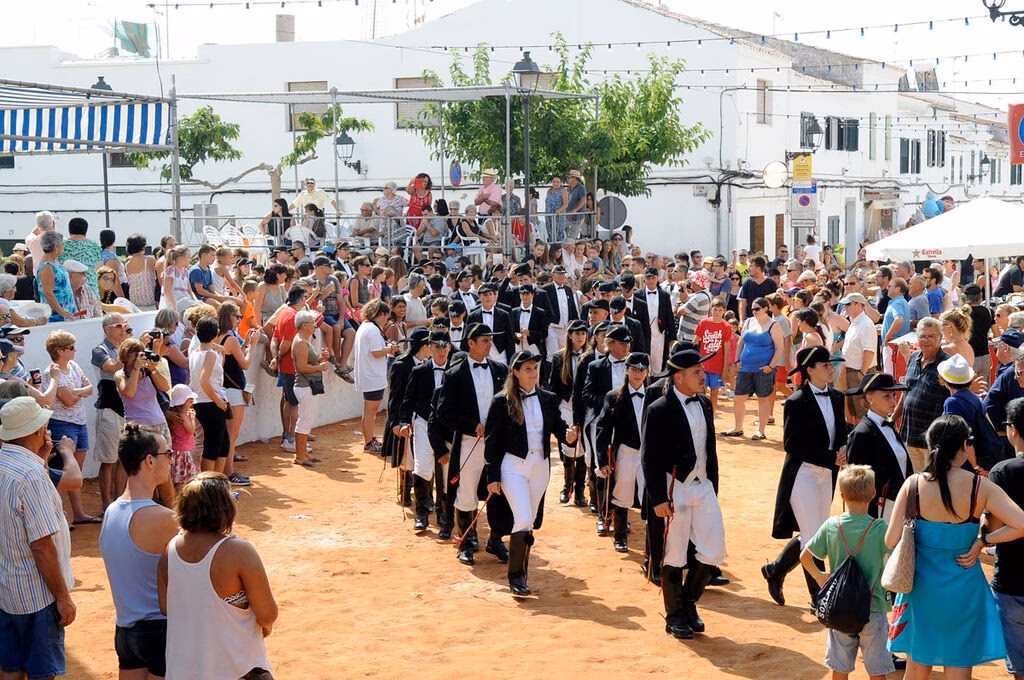 La fiesta no para en Sant Lluís