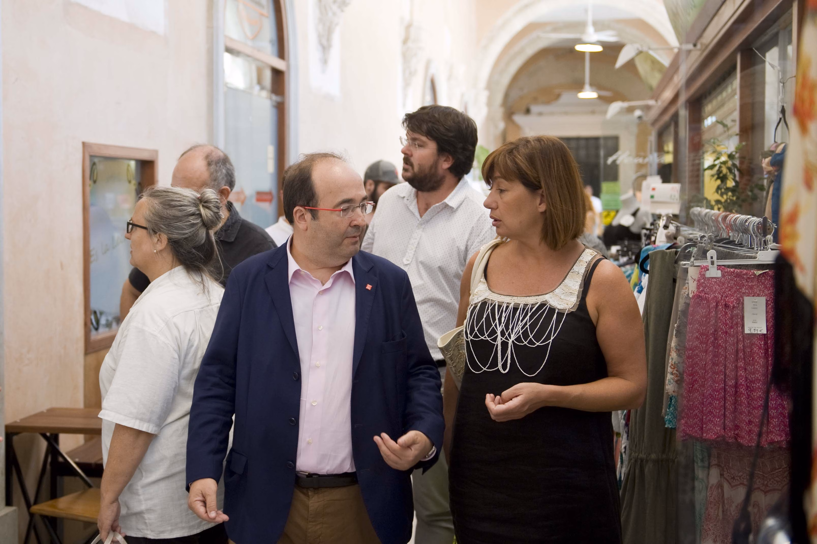 Armengol asegura que se trabaja en "otras realidades asistenciales" para los pacientes menorquines