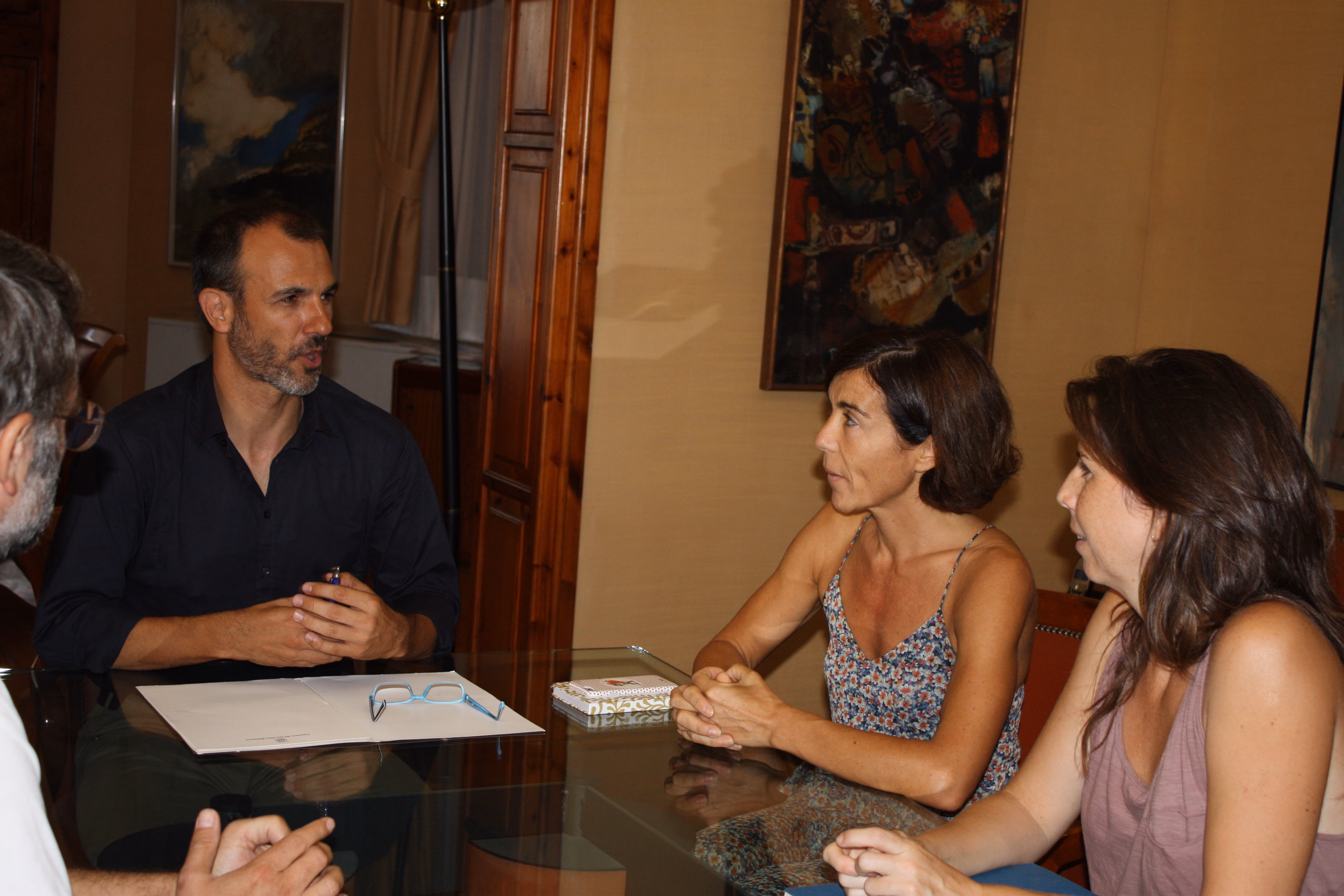 Hoteleros y ecologistas recelan de la 'ecotasa'