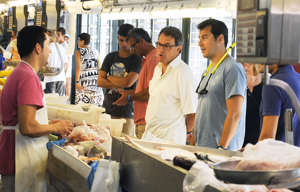 Artur Mas de compras por Maó
