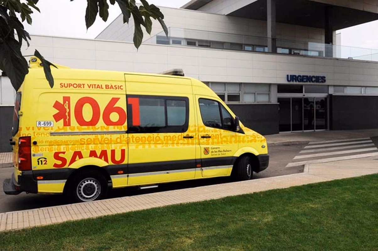 El kayakista herido pasa a la UCI del Mateu Orfila