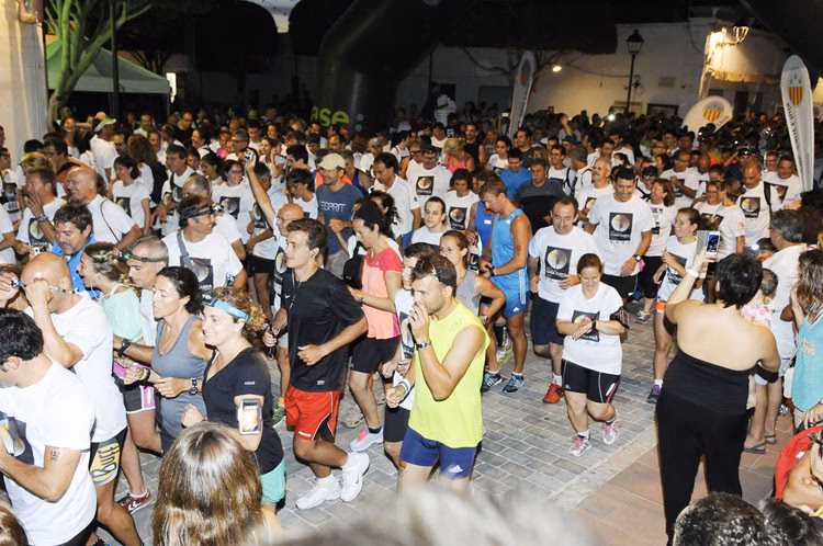 Menorca calienta para la 'Cursa Nits de la la Lluna Plena-Sant Lluís'