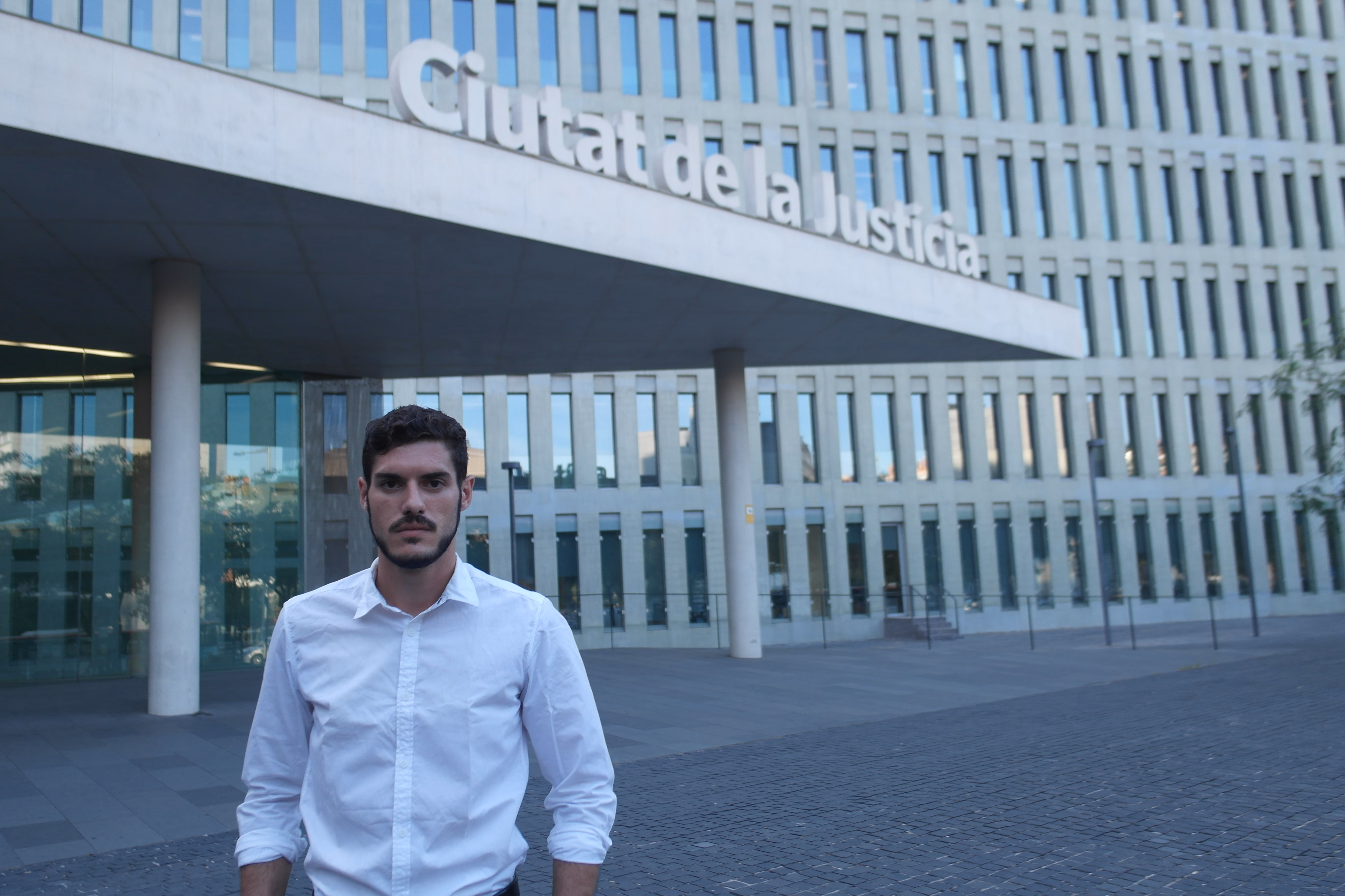 Recogida de firmas récord para Joan Cardona