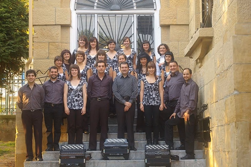 La orquesta Illumbe de San Sebastián acerca el acordeón a Menorca