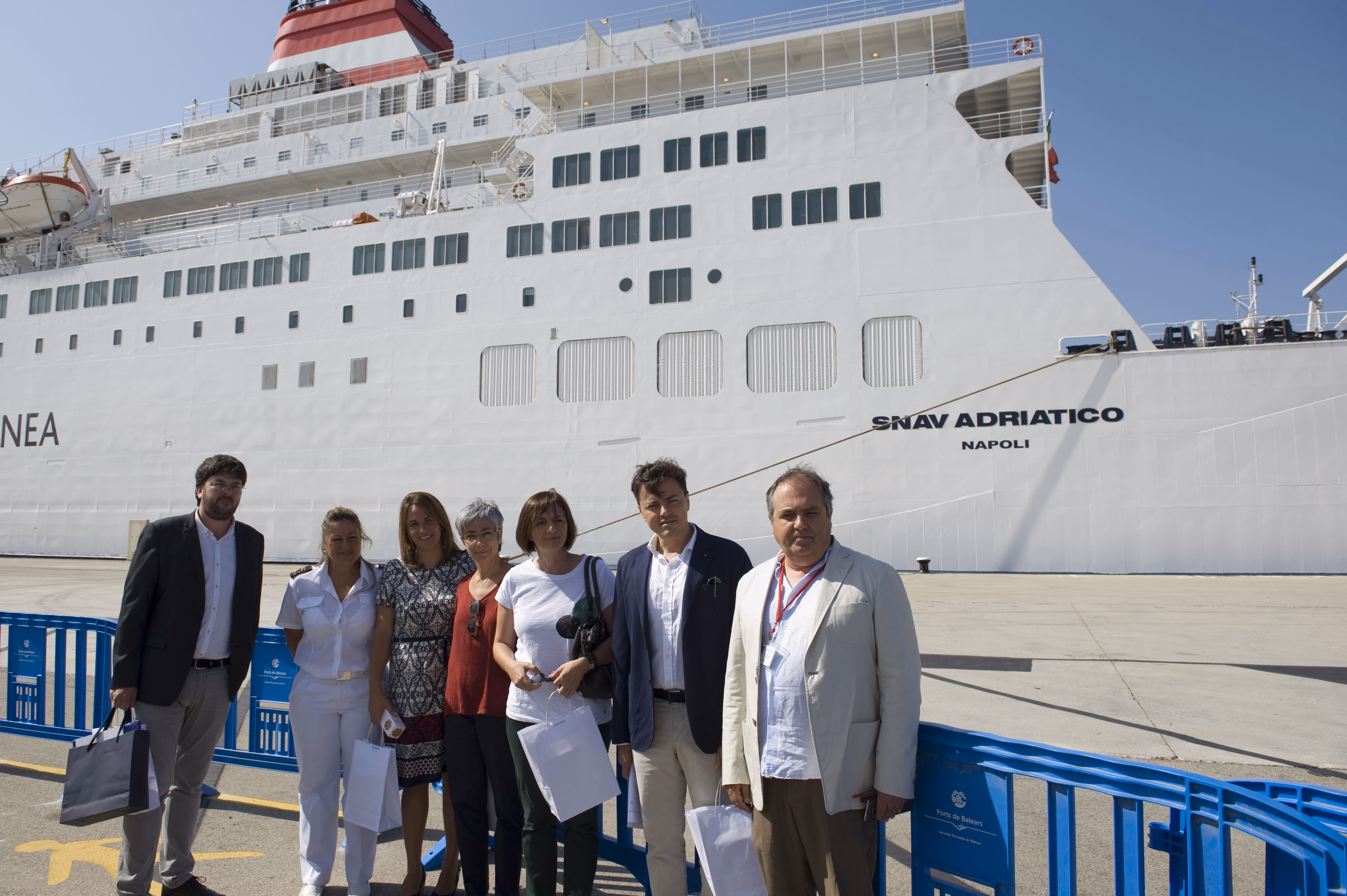 Maó inaugura estación marítima y recibe al Adriático