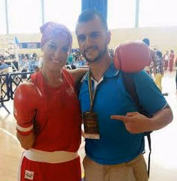 Clase de Remedios Aragón para las chicas amantes del boxeo en Menorca