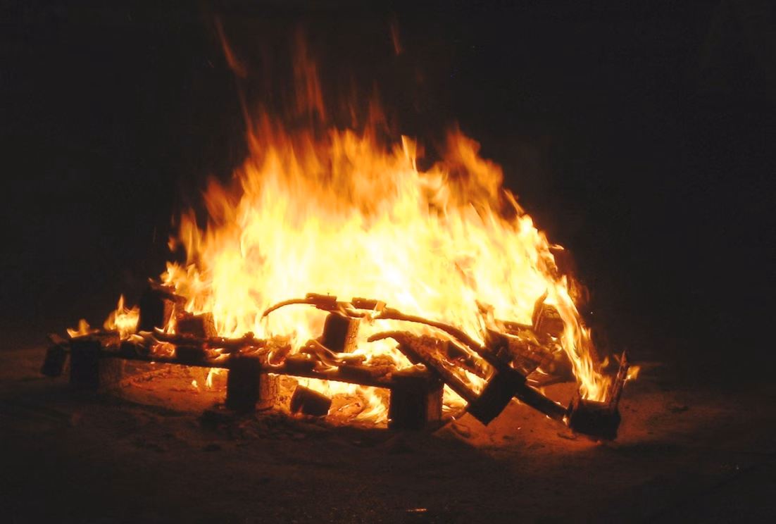El fuego vuelve a encender la fiesta
