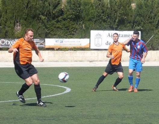 El Ferreries sale vivo de Campanet y se jugará la clasificación en casa