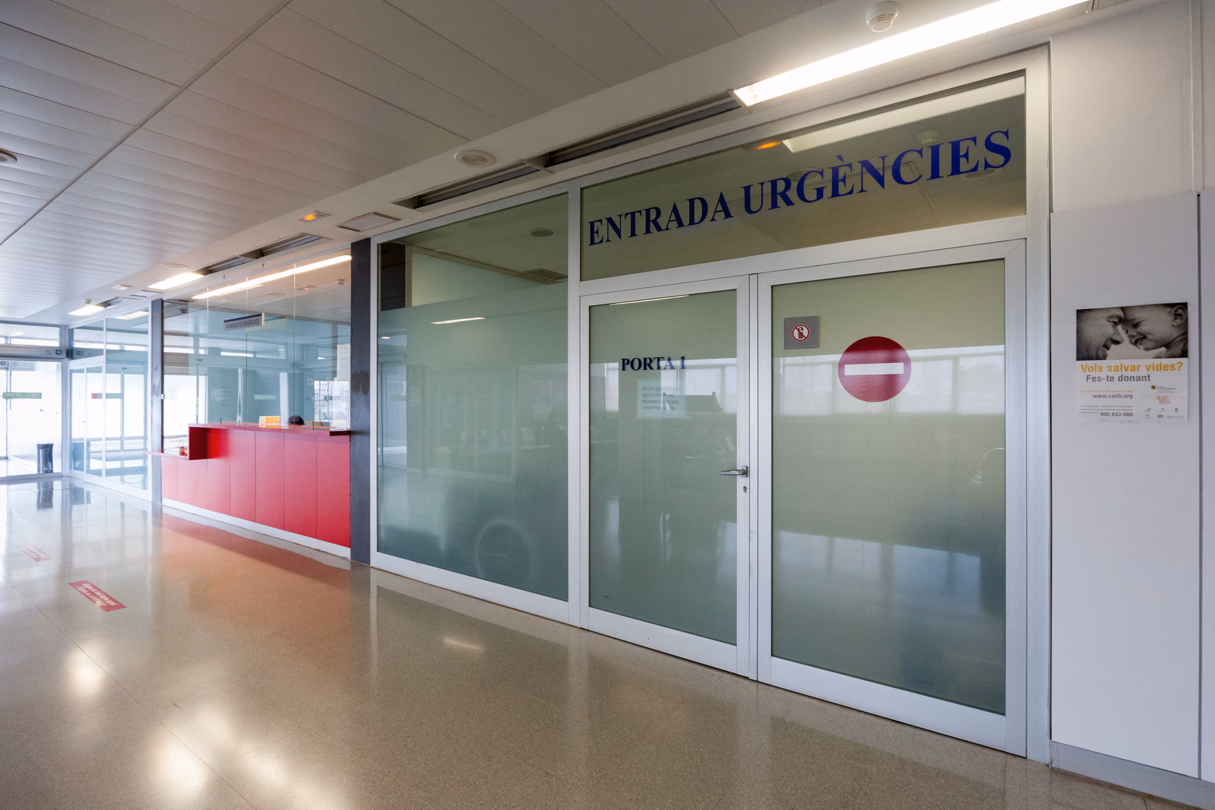 El Ib-Salut refuerza el equipo de enfermería de Urgencias y la Unidad de Cuidados Intensivos