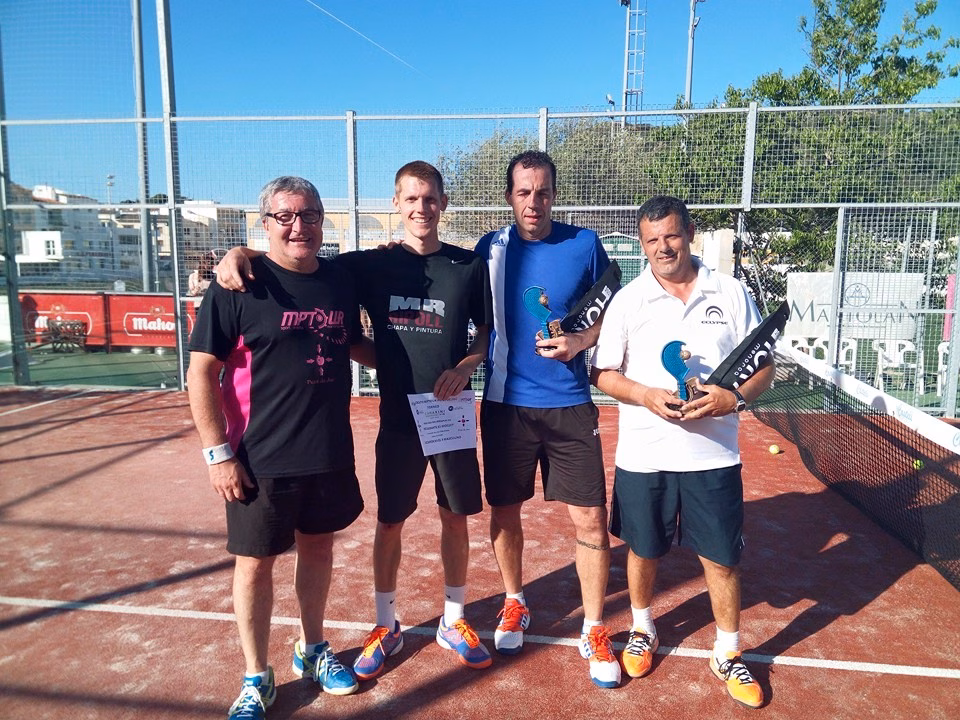 Las hermanas Moll mantienen su reinado en el torneo Ca na Xini de pádel