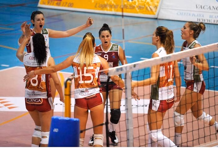 Eli Gener seguirá siendo la líbero del Avarca de Menorca una temporada más