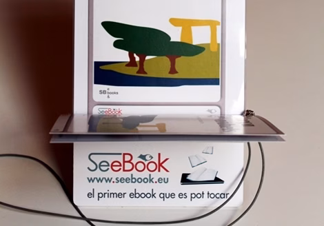 'La força dels anhels', un libro digital que se convierte en objeto tangible