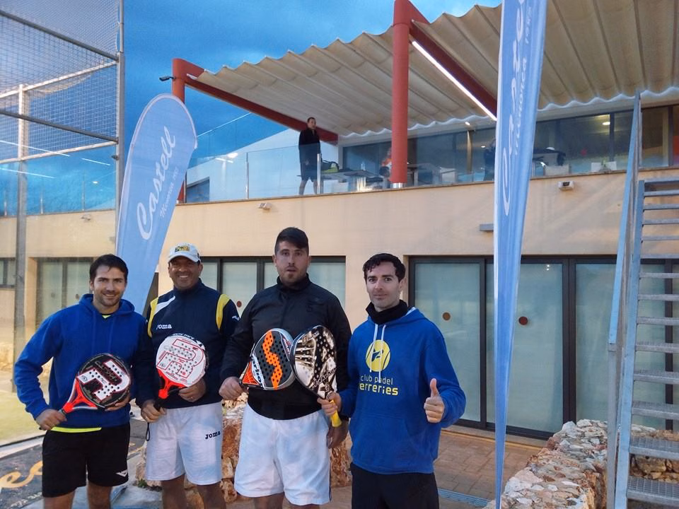 El Sport Center corona a los mejores palistas de Menorca de los niveles 2 y 4