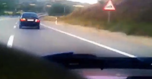 Se graba a 190 km/h con su hijo, lo cuelga en internet... y acaba imputado