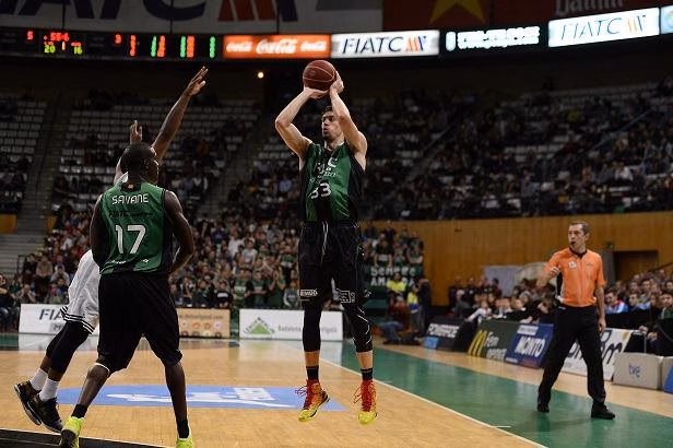 Llull le gana el pulso a Alex Suárez en el derby menorquín de la liga ACB