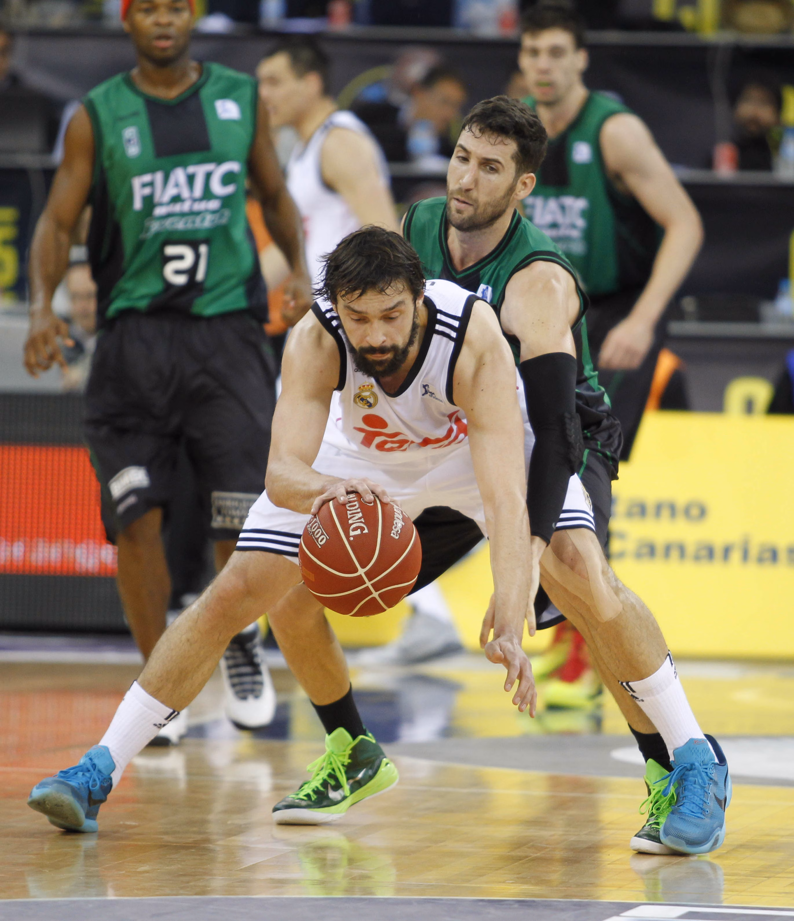 Llull guía al Madrid hasta la final de Copa tras superar al Joventut