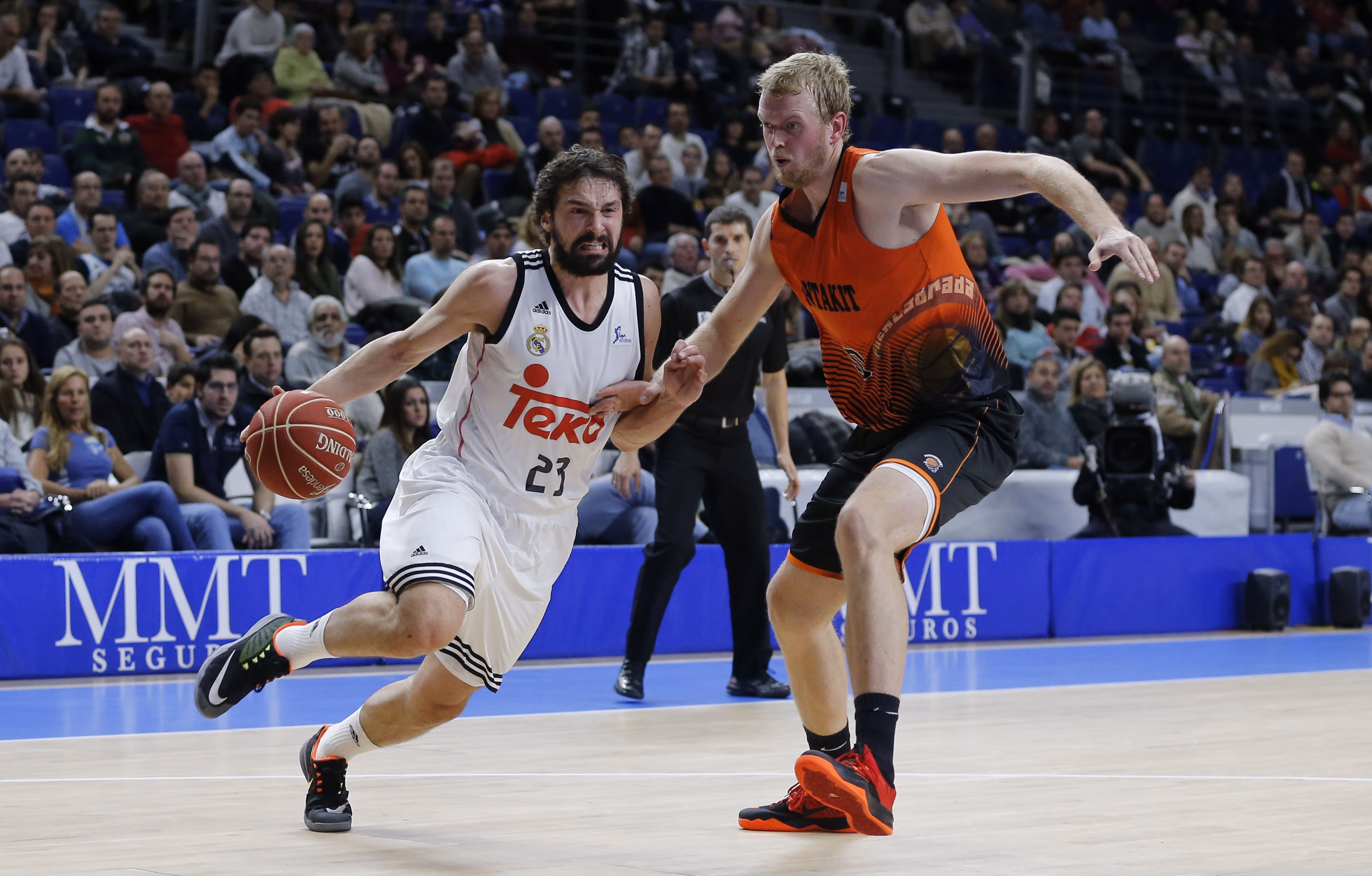 Llull se lleva el derby de Madrid y Alex Suárez cae en la pista del líder