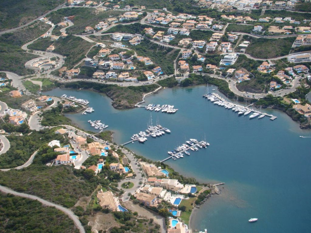 Otro apagón: una avería deja ocho horas sin luz a 869 casas de la costa norte de Maó