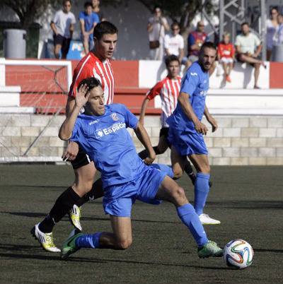 El Mercadal tumba al Ferriolense en un partido que debió acabar en goleada