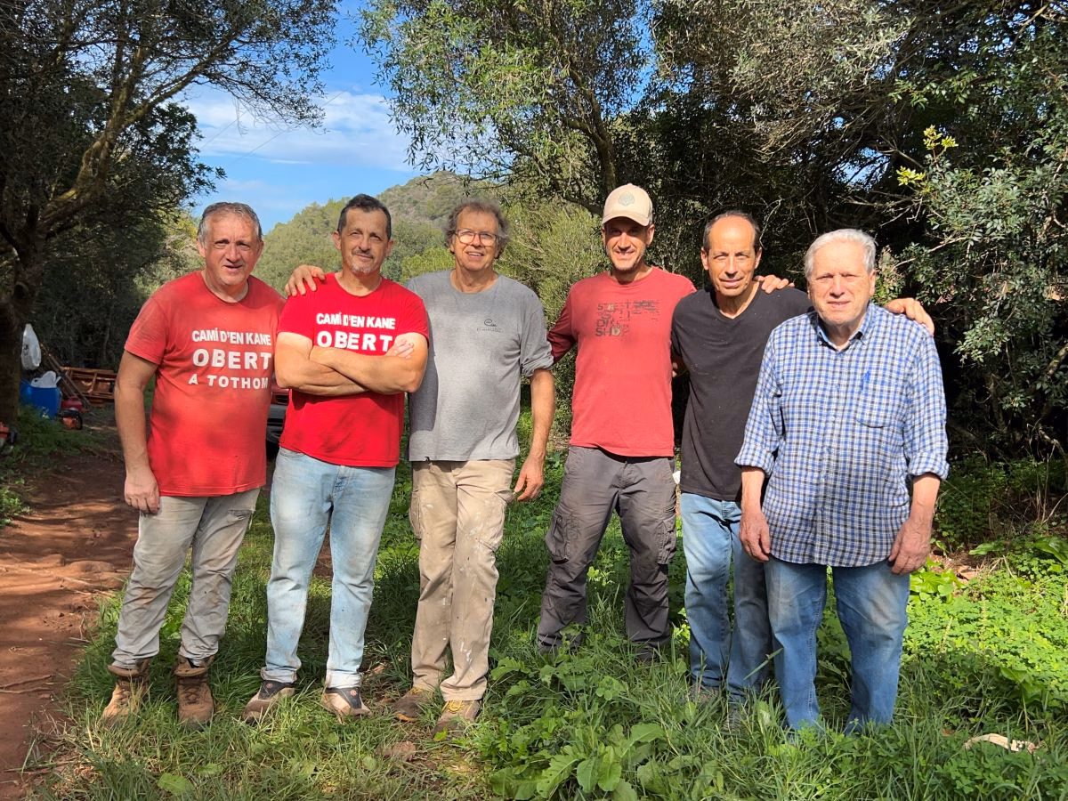 Relleu per netejar el Camí d'en Kane al seu pas per La Marcona