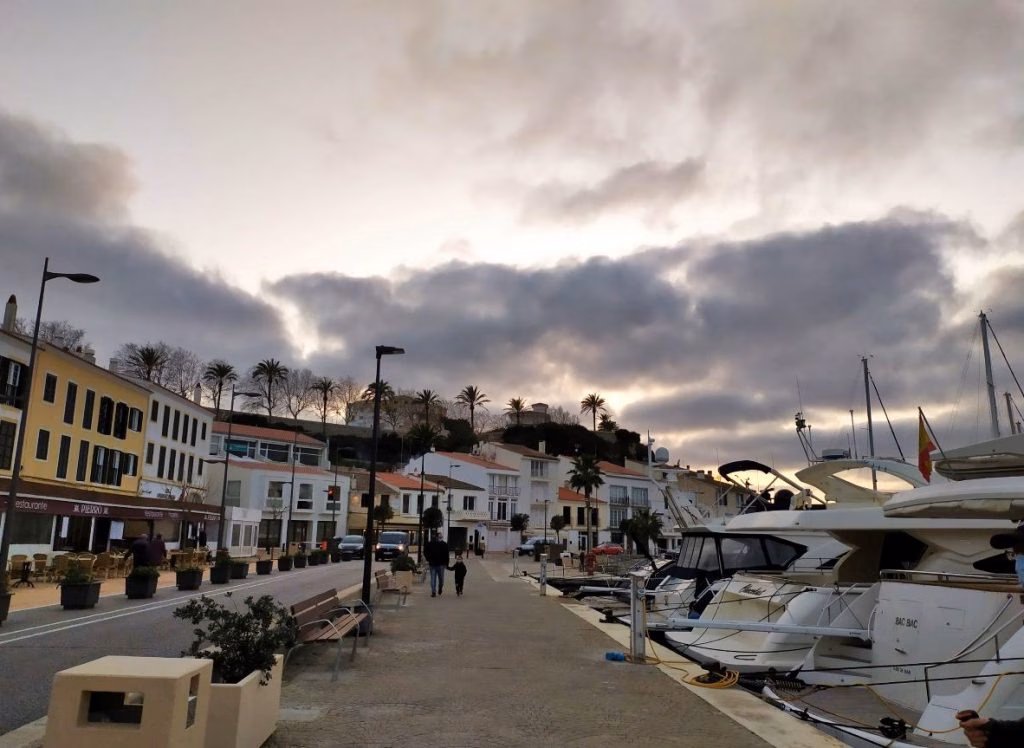 El tiempo en Menorca: nubes, viento del norte y descenso de temperaturas