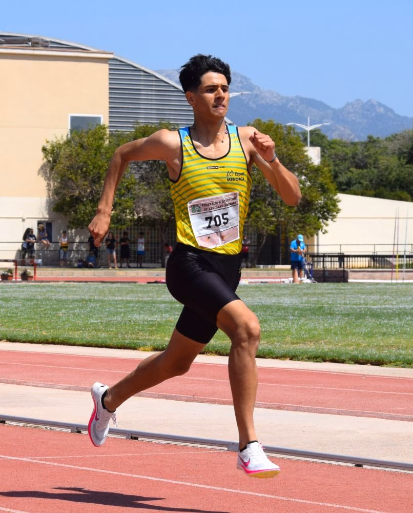Tolo Cardona y Clara Allès logran la repesca para los Campeonatos de España sub18