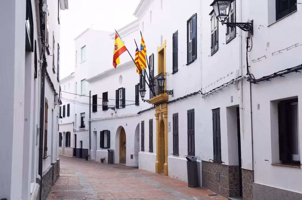 Ciclo de conferencias de la 'Universitat Oberta per als majors' en Es Mercadal y Fornells