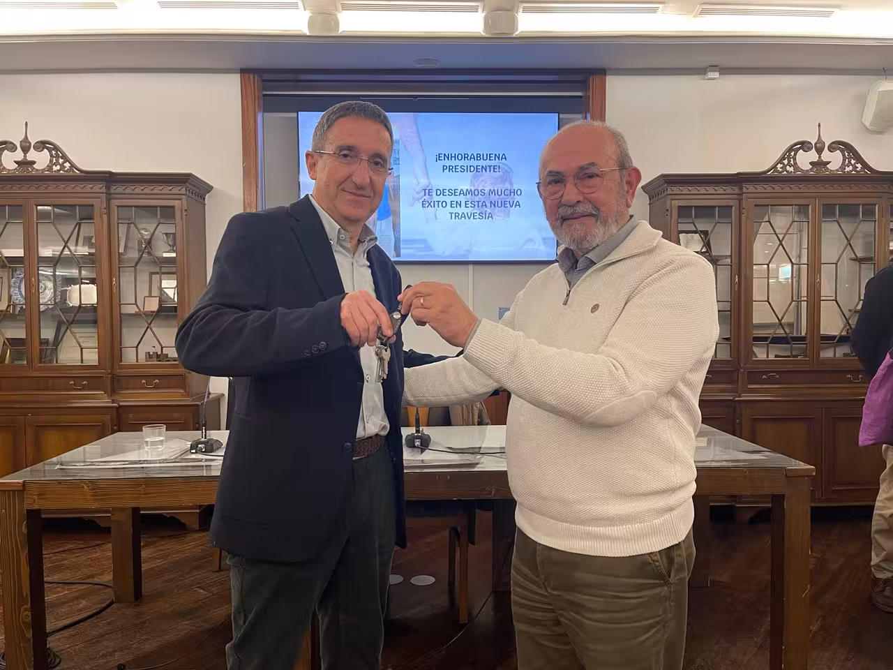 Los socios del CM Mahón ratifican a Basilio Ferrer como nuevo presidente