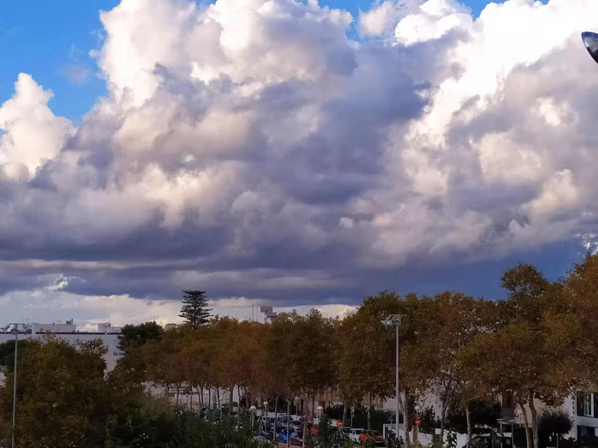 Menorca afronta un martes con cielos nubosos y mínimas de 7 grados