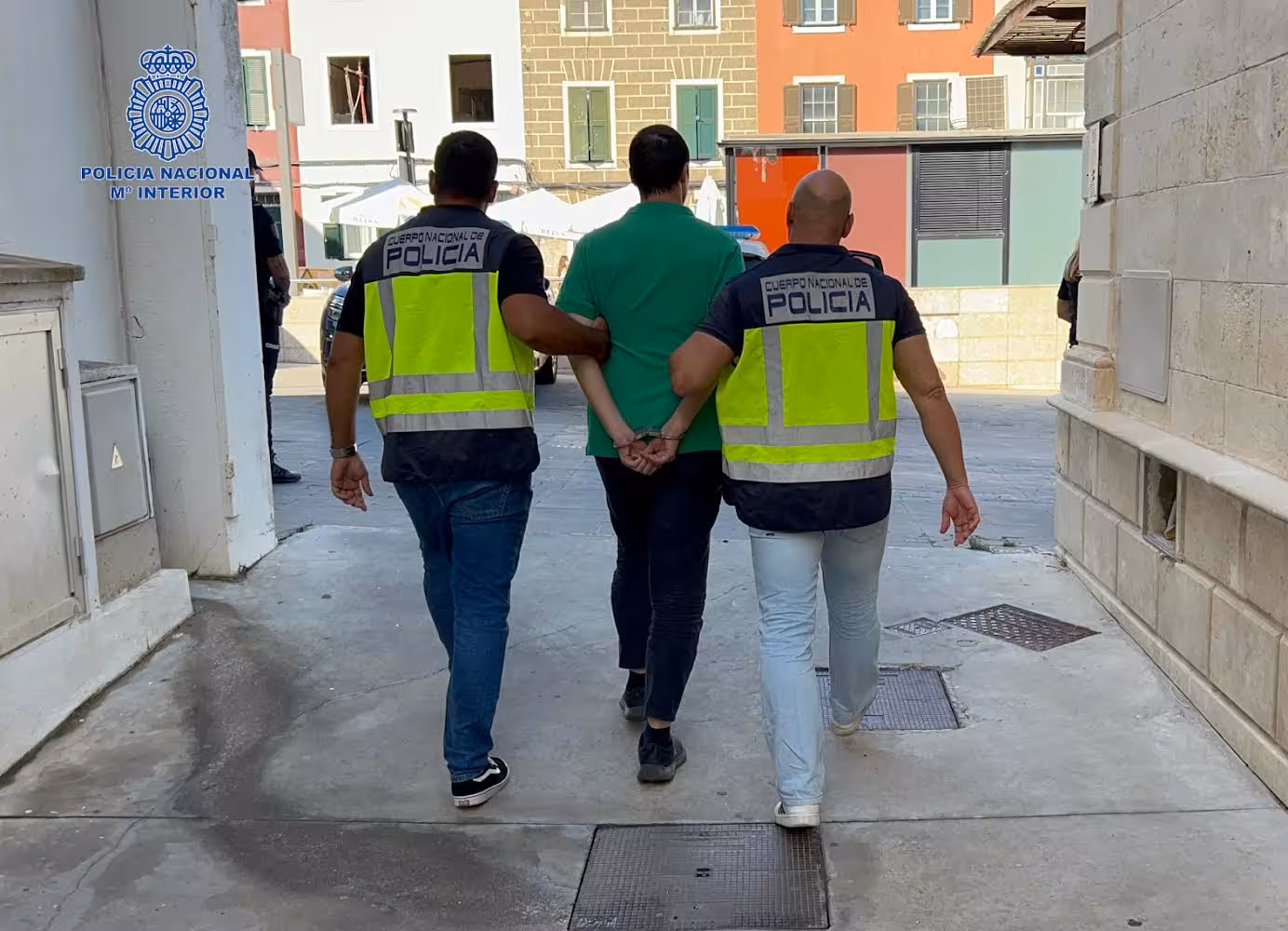 La Policía Nacional detiene a tres hombres en Maó por intercambiar pornografía infantil