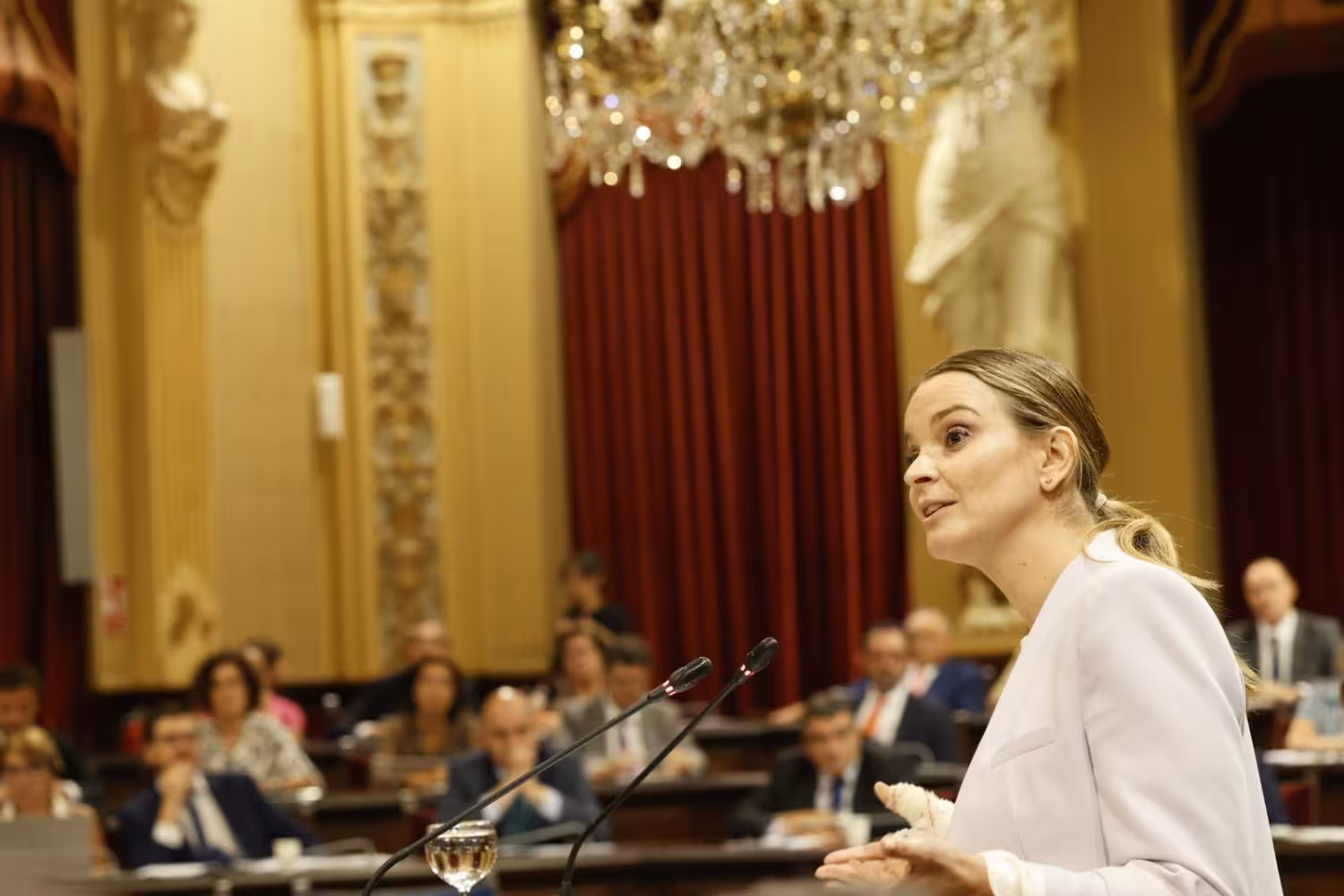 Prohens asegura que el acuerdo de lengua con Vox no mermará la inversión en educación