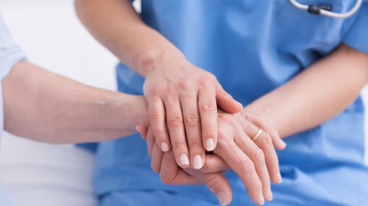 PSOE y Sumar se unen para impugnar el decreto que elimina el requisito del catalán en la sanidad