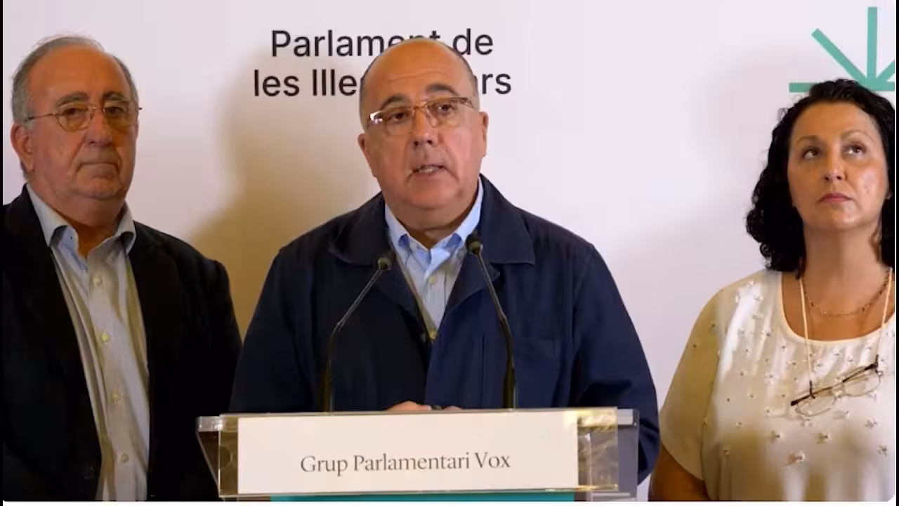 El diputado menorquín Xisco Cardona deja Vox pero seguirá con su escaño en el Parlament