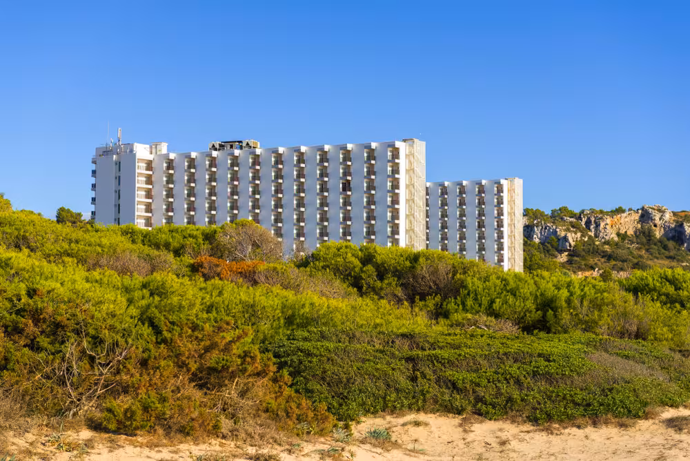 El GOB ya tiene todo el dinero para ir a juicio por los hoteles de Son Bou