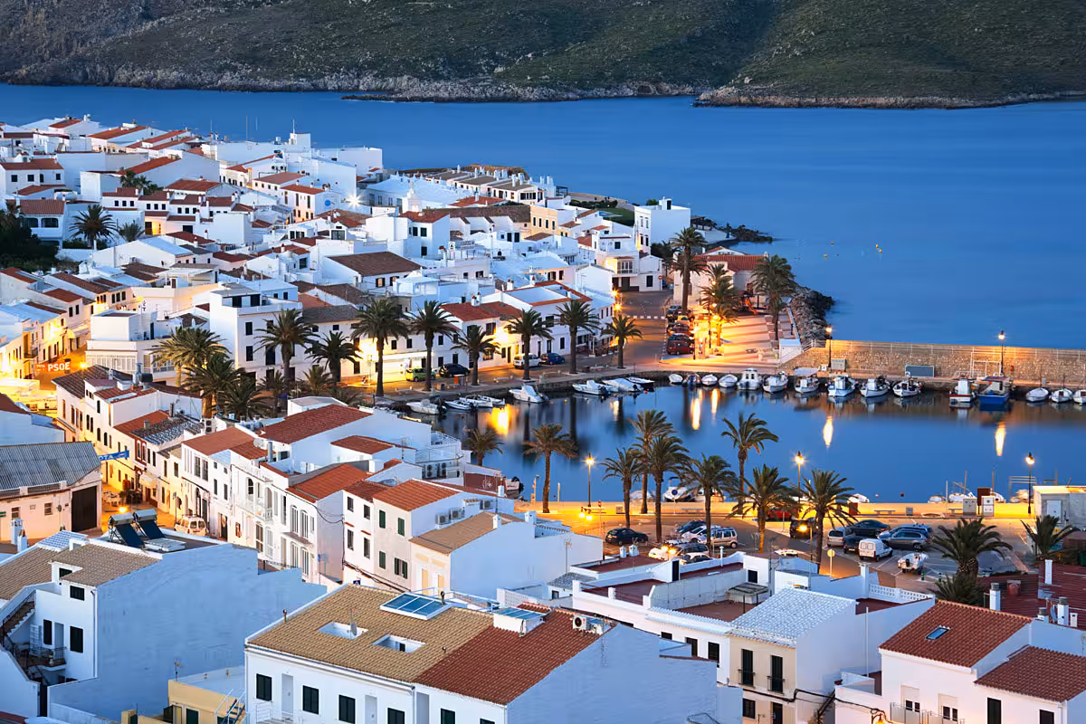 Es Mercadal se queja formalmente a Correos por desatender a Fornells de cara al 23-J