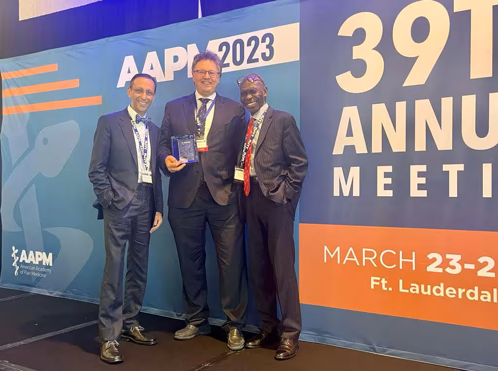 Reconocimiento de la Academia Americana de Medicina del Dolor al doctor Jordi Moya