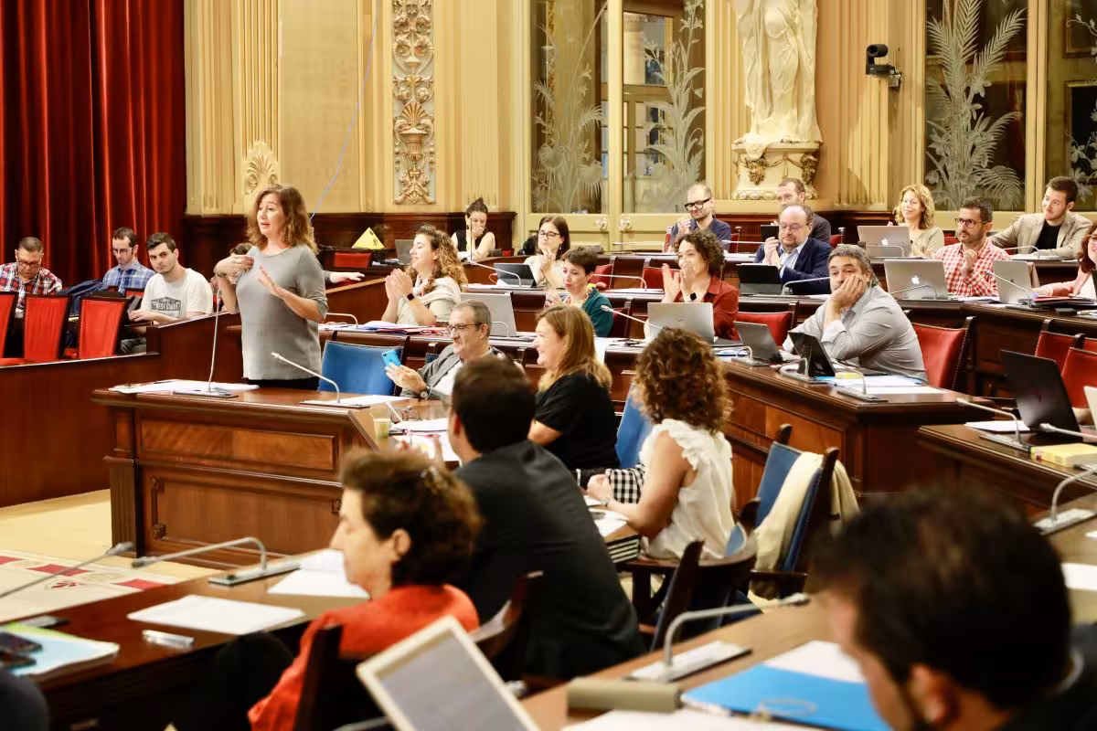 La ocupación ilegal de inmuebles a debate en el Parlament balear