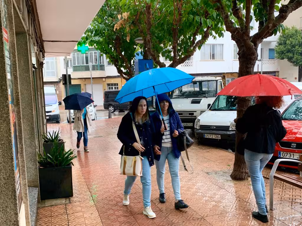 Se mantiene la alerta meteorológica por lluvias hasta media tarde