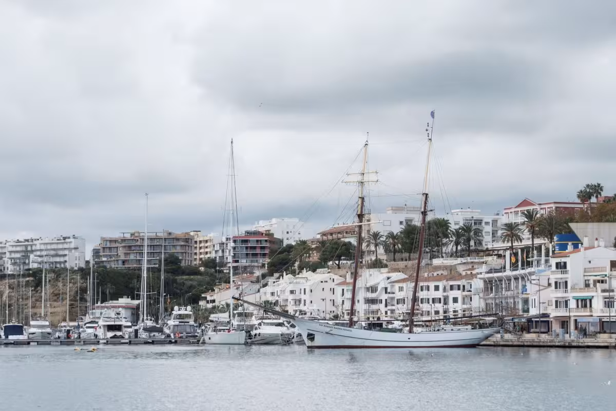 Adjudican al Club Marítimo 165 amarres en el puerto de Maó