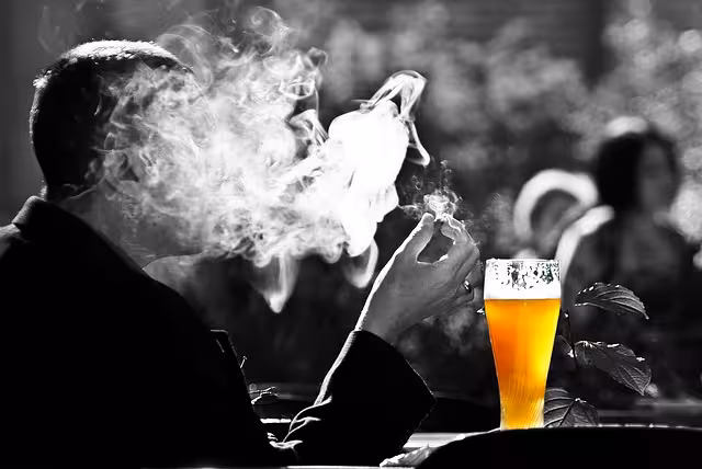 Piden que se mantenga la prohibición de fumar en las terrazas