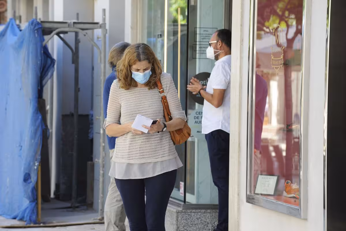 La mascarilla volverá a ser obligatoria en exteriores