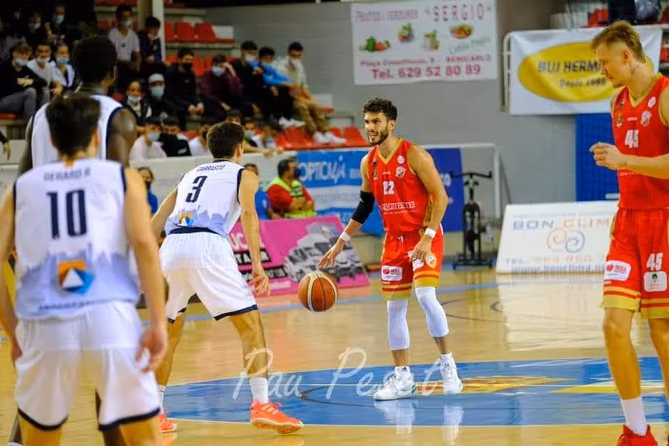 Xavi Hernández, el menorquín líder de la LEB Plata