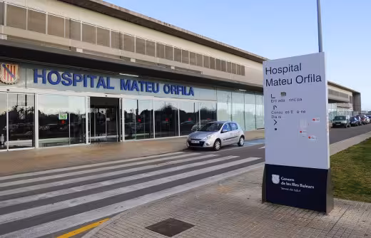 Otro paciente recibe el alta y en el Mateu Orfila ya solo hay 3 personas con Covid