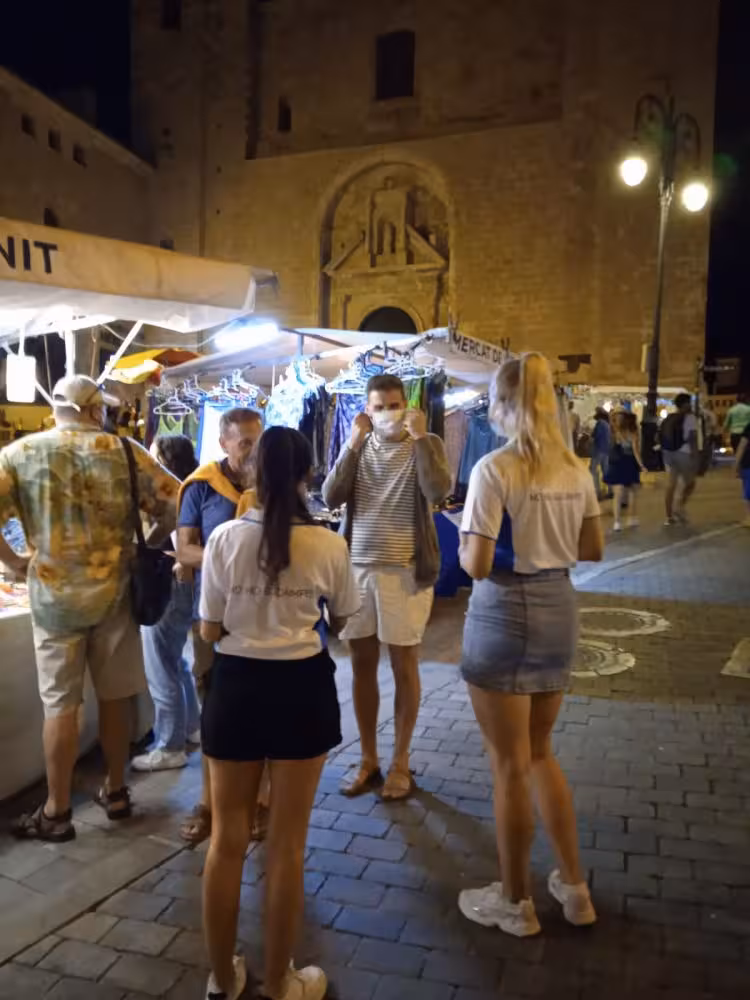 Contratan 30 informadores Covid para recordar las medidas a pie de calle en Menorca