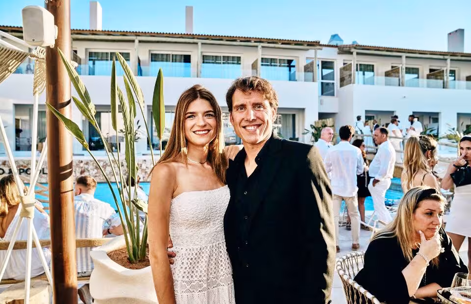 Una luna de miel en Menorca para cuatro millones de seguidores