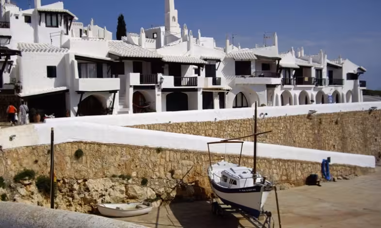 Menorca y Mallorca lideran las reservas de viviendas turísticas